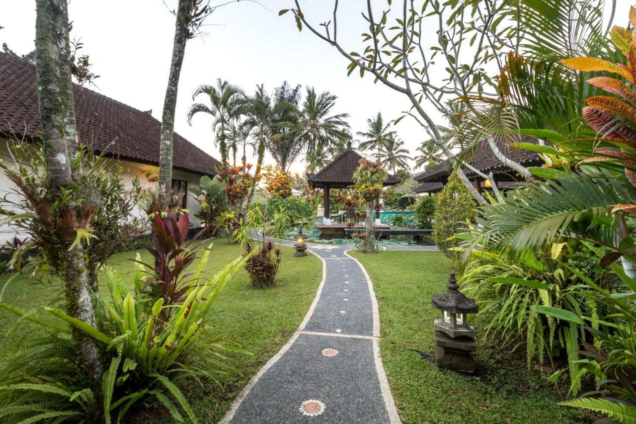 วิลลาทามานดิบลายู Hotel ตาบานัน ภายนอก รูปภาพ